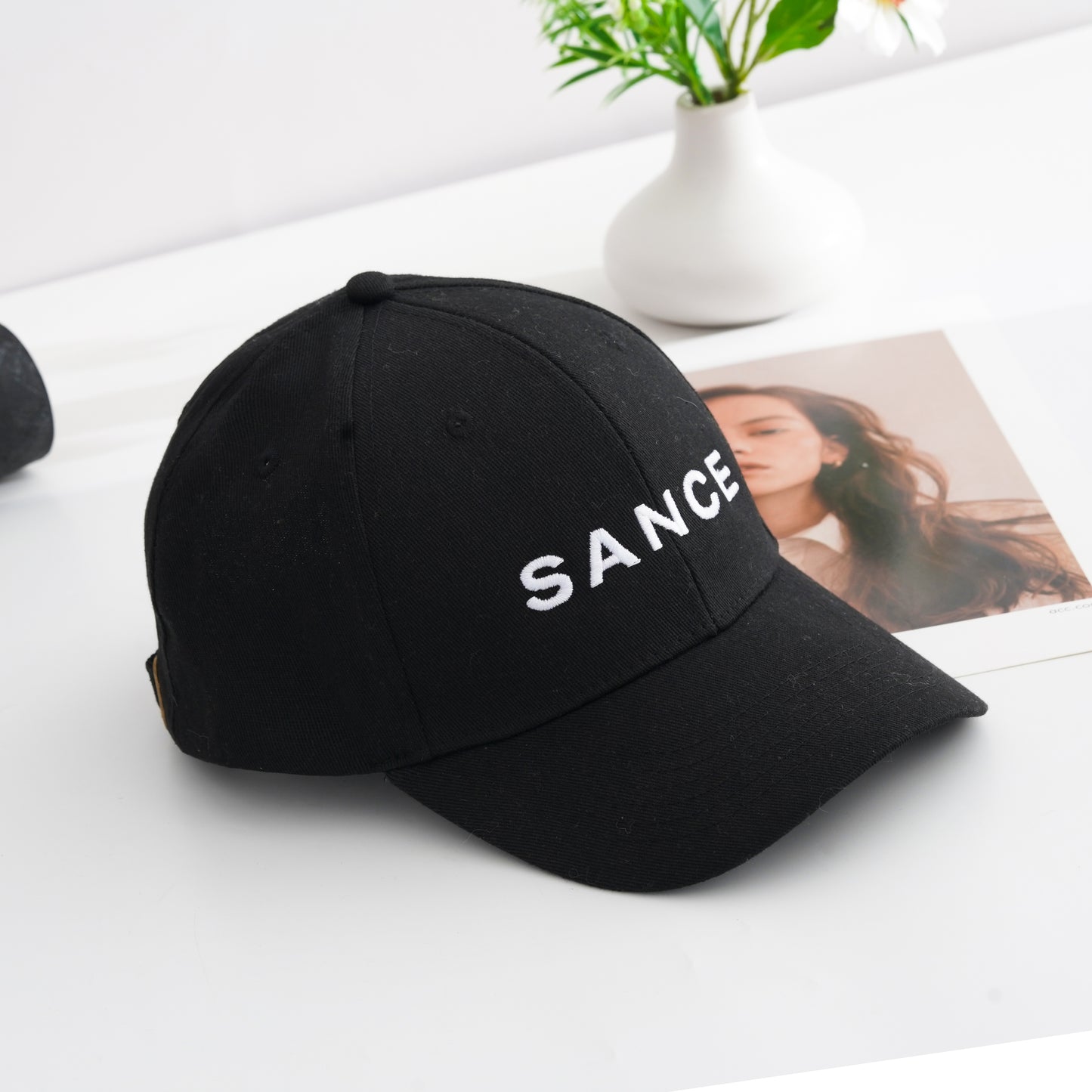 SANCE gorra negra baseball cap summer hat verano gay trans bisexual queer lesbiana lgbtq+ solterxs solteros solteras moda gay encuentra amor en la vida real