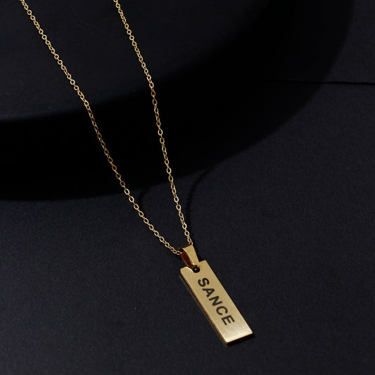 SANCE collar fina corto oro necklace thin short gold queer bisexual gay lesbiana trans lgbtq+ lqbtia solterxs solteros solteras singles jewlry joyeria accessorios moda fashion encuentra amor en la vida real