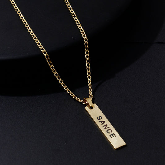 SANCE collar medio largo oro necklace medium long gold queer bisexual gay lesbiana trans lgbtq+ lqbtia solterxs solteros solteras singles jewlry joyeria accessorios moda fashion encuentra amor en la vida real