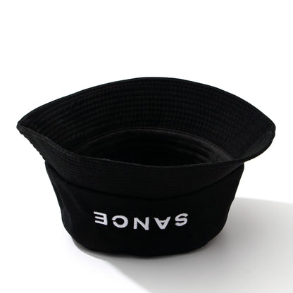 SANCE bucket hat sombrero de cubo blanco negro SANCE STORE lgbtq+ lgbtqia trans queer lesbiana gay homosexuales solterxs solteras solteros encuentra amor en vida real fishing hat sombrero de pesca hipster moda