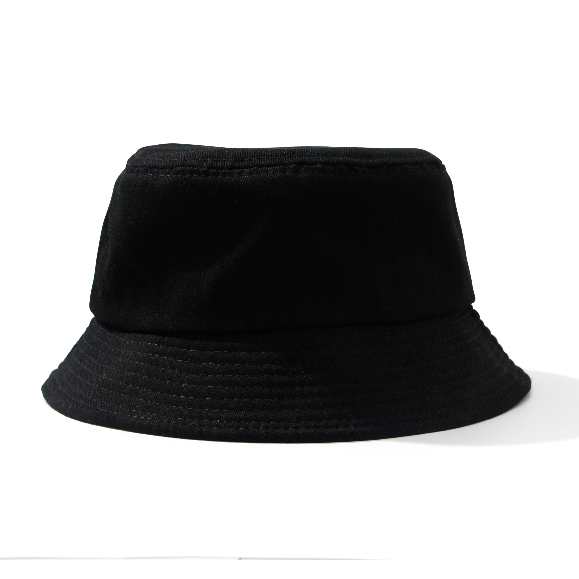 SANCE bucket hat sombrero de cubo blanco negro SANCE STORE lgbtq+ lgbtqia trans queer lesbiana gay homosexuales solterxs solteras solteros encuentra amor en vida real fishing hat sombrero de pesca hipster moda