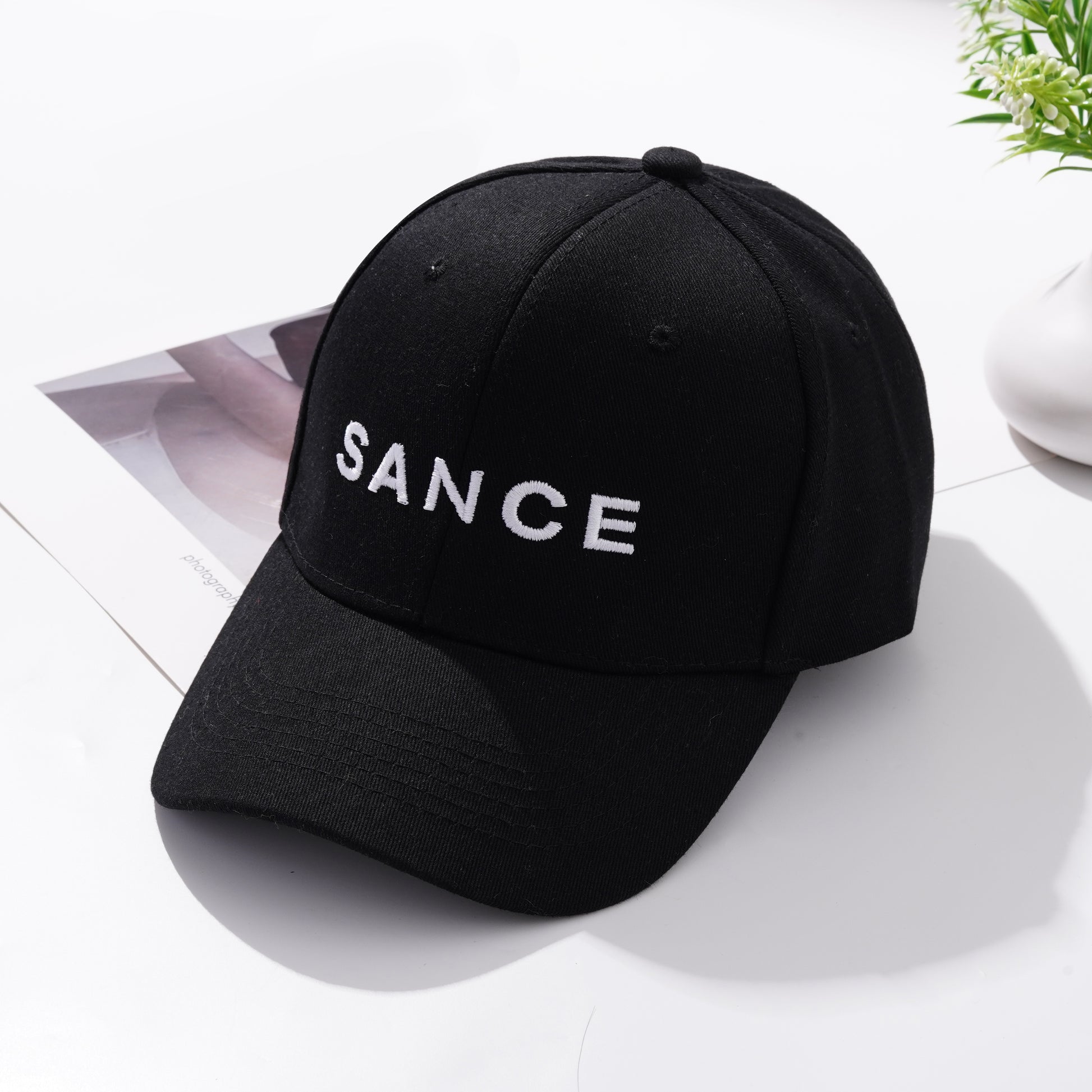 SANCE gorra negra baseball cap summer hat verano gay trans bisexual queer lesbiana lgbtq+ solterxs solteros solteras moda gay encuentra amor en la vida real